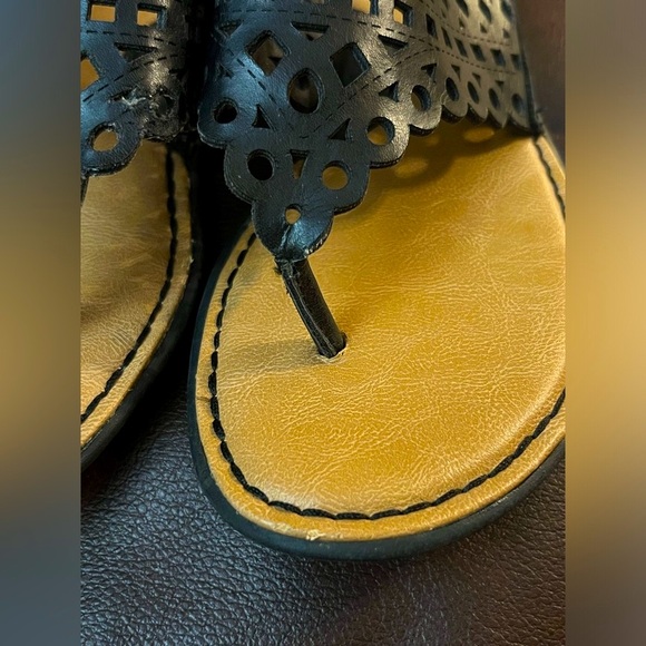 Born Concepts Black Eyelet Sandals boc size 8M leather Summer Beach Thongs - Picture 12 of 16